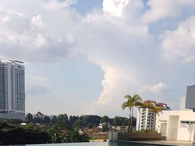 Blue wave hotel jb
