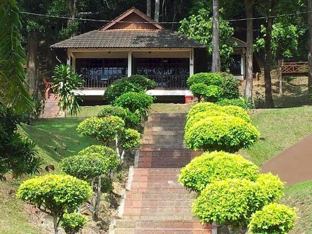 Kota tinggi waterfalls resort