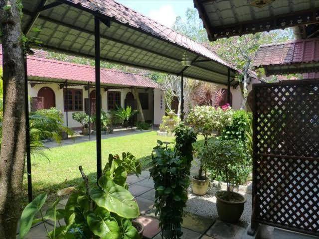 Sabak awor resort