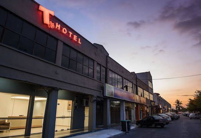 T hotel anggerik