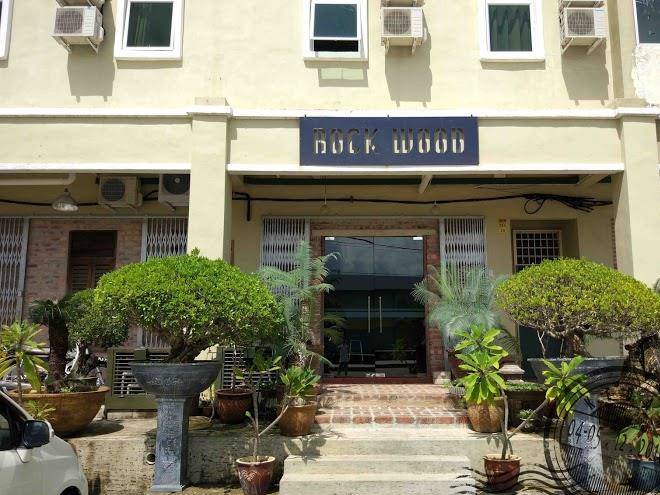Rock wood hotel