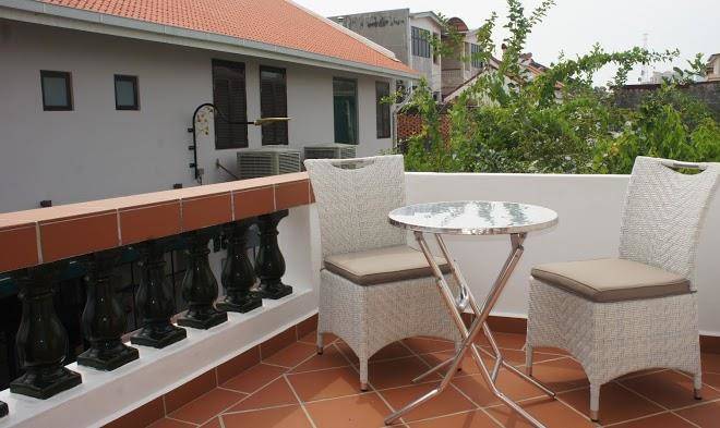 Heeren straits hotel