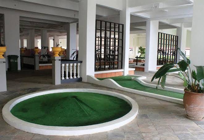 Coastal park hotel