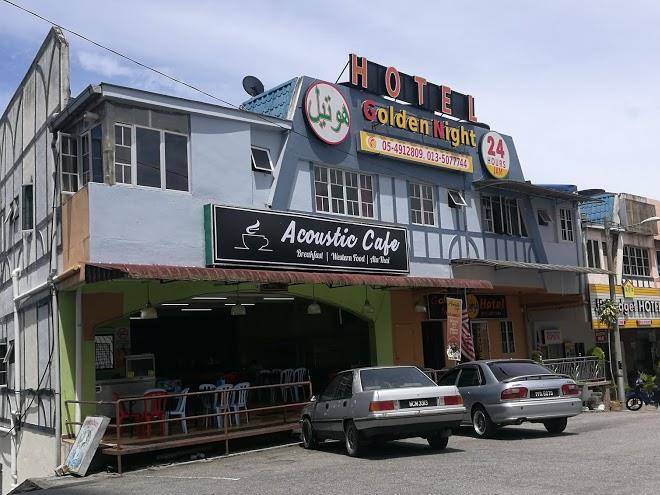 Golden night hotel