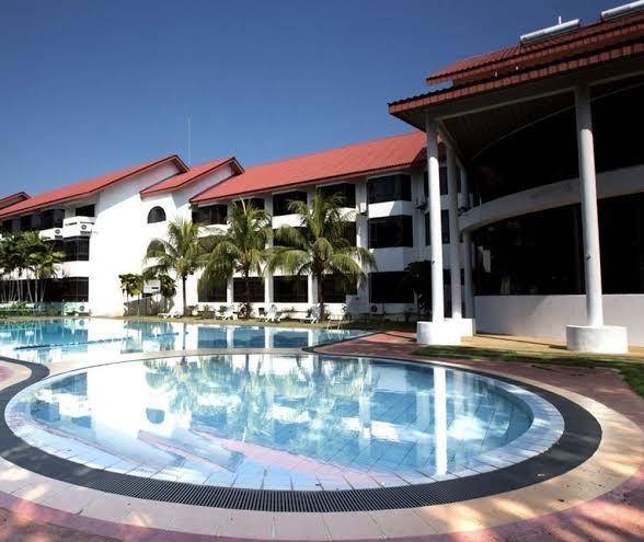 De rhu beach resort