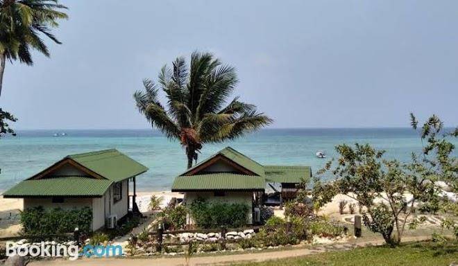 Mukut oceania beach
