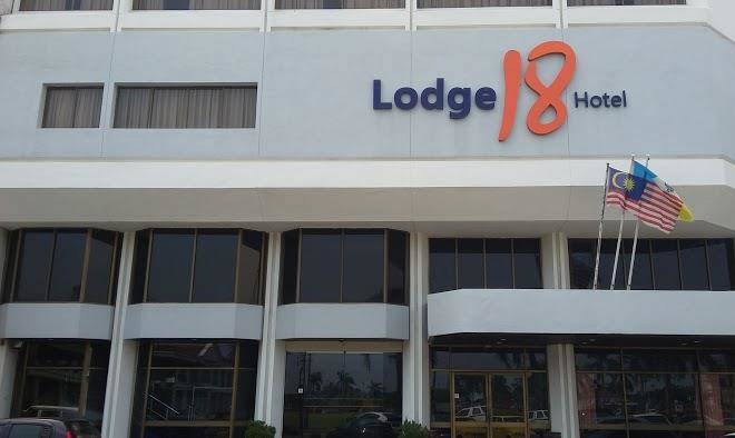 Lodge 18 Hotel Image