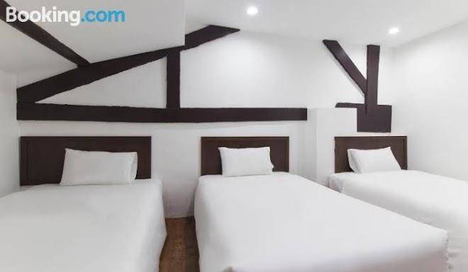 Charlies budget hotel