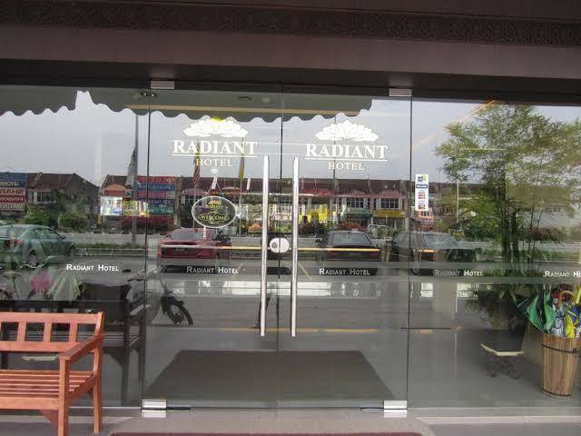 Radiant hotel sitiawan