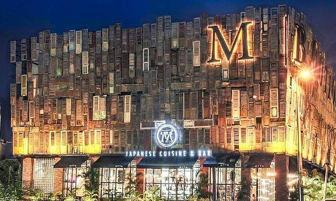 M boutique station 18