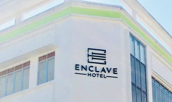 Enclave hotel