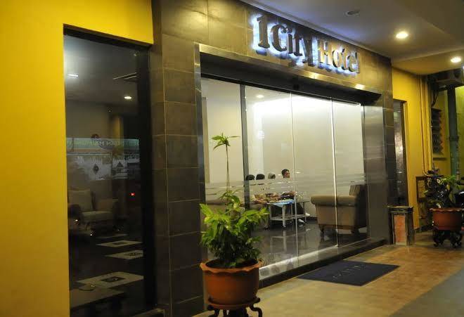 1 city hotel