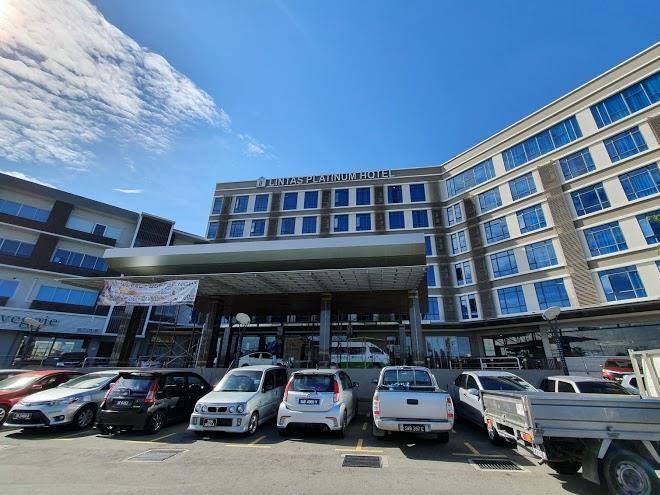 Lintas platinum hotel