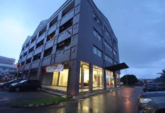 Place2stay Business Hotel Waterfront Image