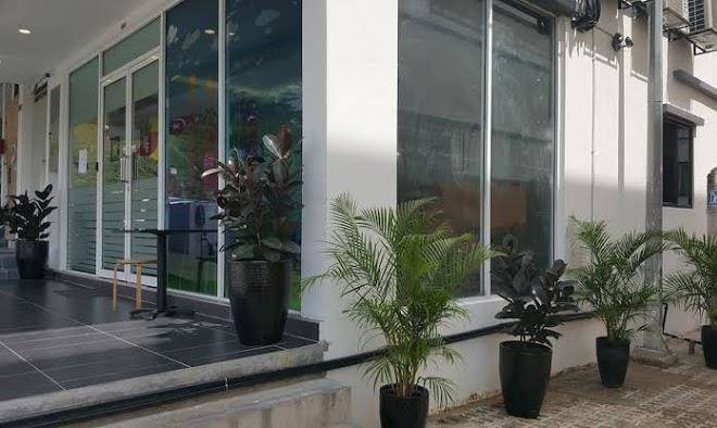 9 Square Hotel Seri Kembangan Image