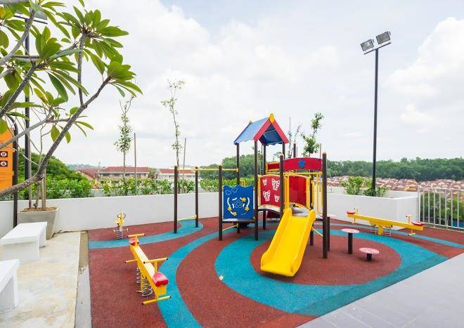 Homestay seri kembangan with swimming pool and netflix