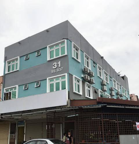 Lux Private Hotel Image