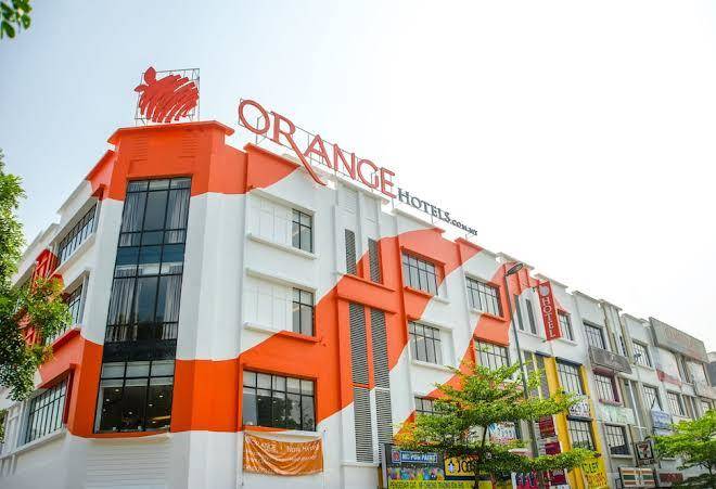 Orange hotel sungai buloh