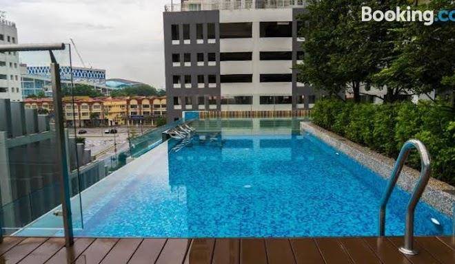 Pool lagoon subang