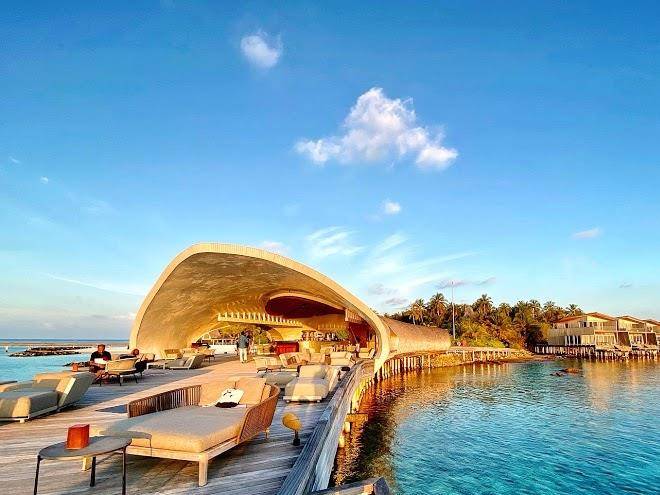 The st regis maldives vommuli resort