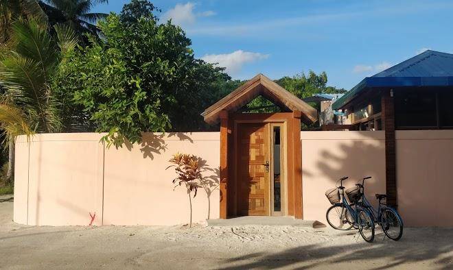 Akiri surf retreat