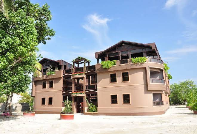 Rashu hiyaa hotel
