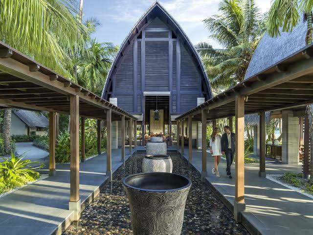 Shangri la's villingili resort & spa maldives