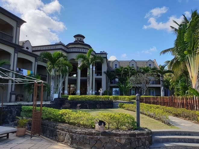 Sunset reef resort & spa hotel