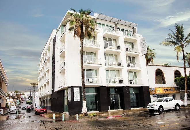 Hotel seven crown malecon