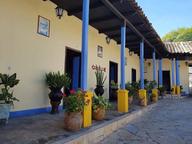 Hotel lirice colonial