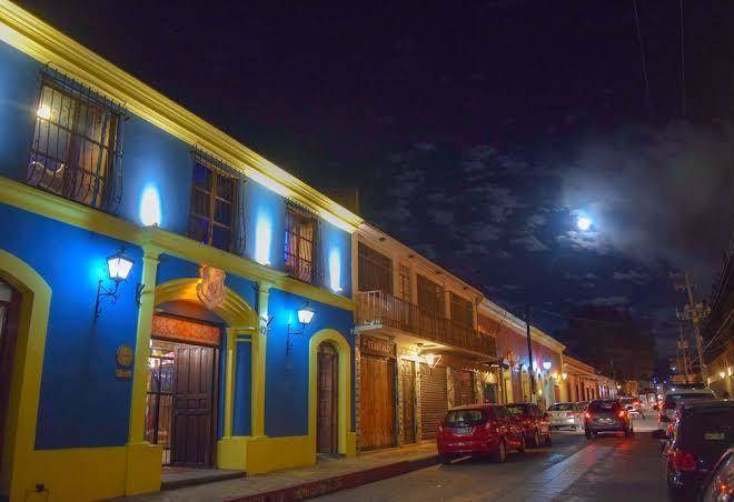 Hotel tematico mision colonial