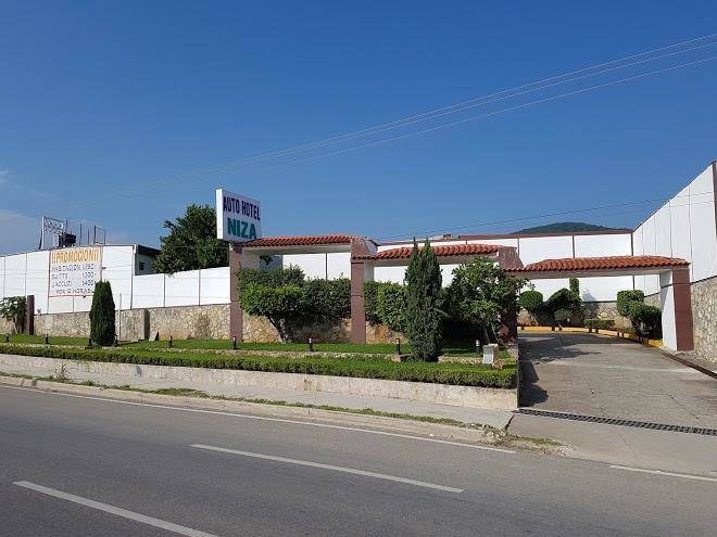 Auto hotel niza