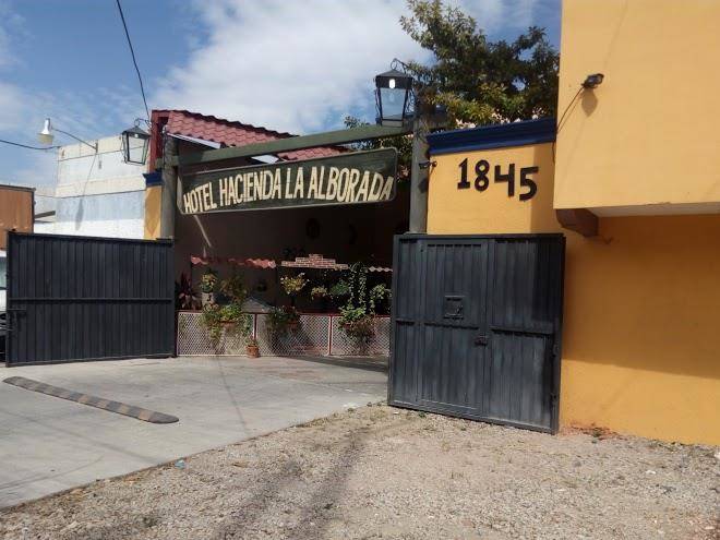 Hotel hacienda la alborada