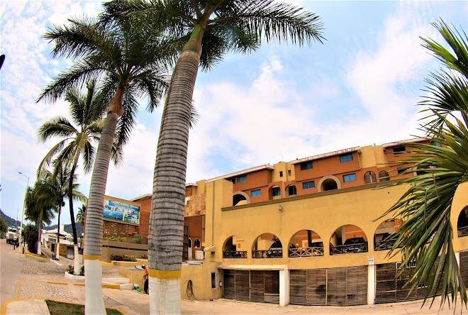 Hotel marina puerto dorado