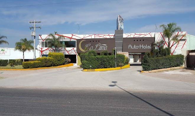 Auto hotel la luna