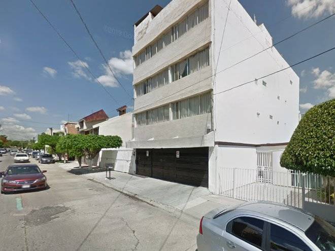 Amueblados los paraisos