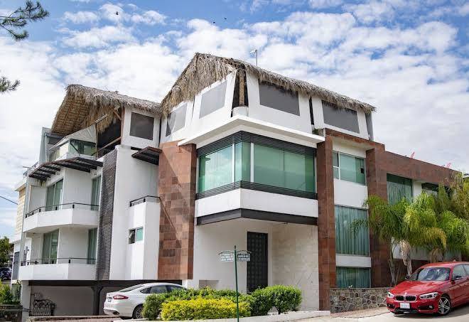 Giakor suites