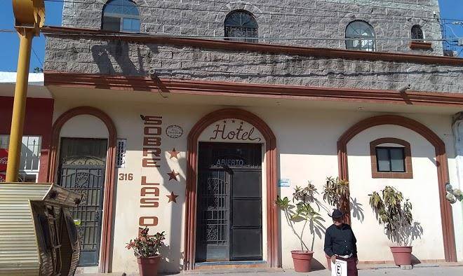 Hotel posada sobre las olas