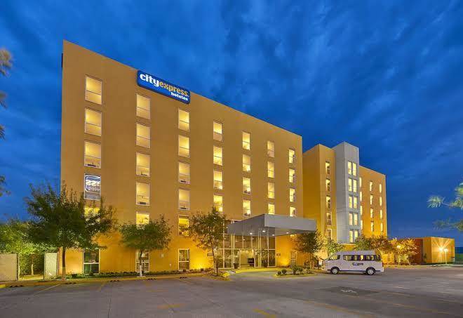 City express suites silao aeropuerto