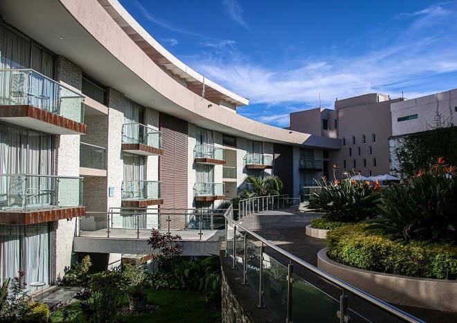 Country hotel and suites