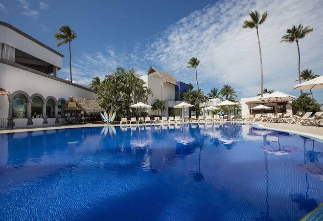 Crown paradise club puerto vallarta
