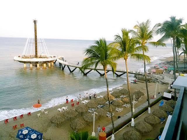 Emperador vallarta beachfront hotel and suites