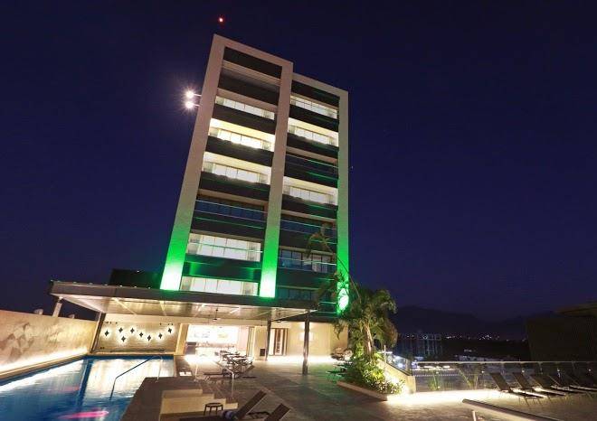 Holiday inn & suites puerto vallarta marina & golf