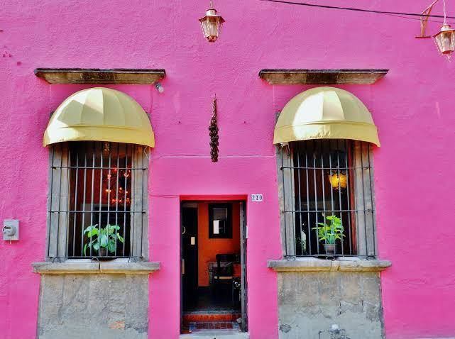 Hotel rosa morada