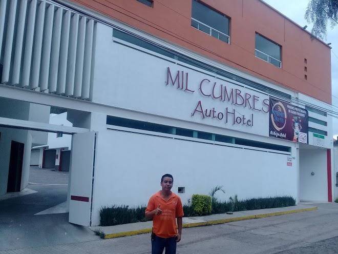 Auto Hotel Mil Cumbres Image