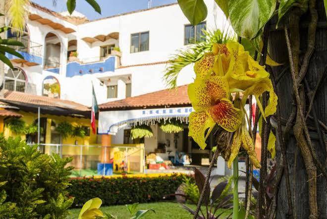 Hotel & suites mar y sol