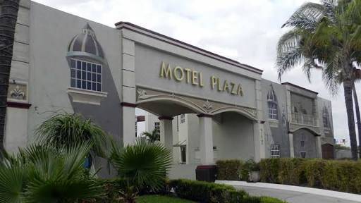 Motel plaza