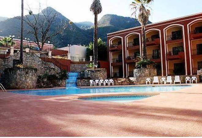 Hotel hacienda cola de caballo