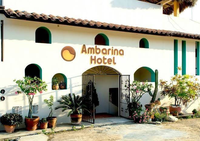 Ambarina hotel surf