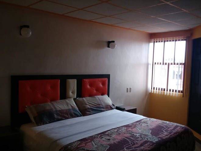 Auto hotel real del valle